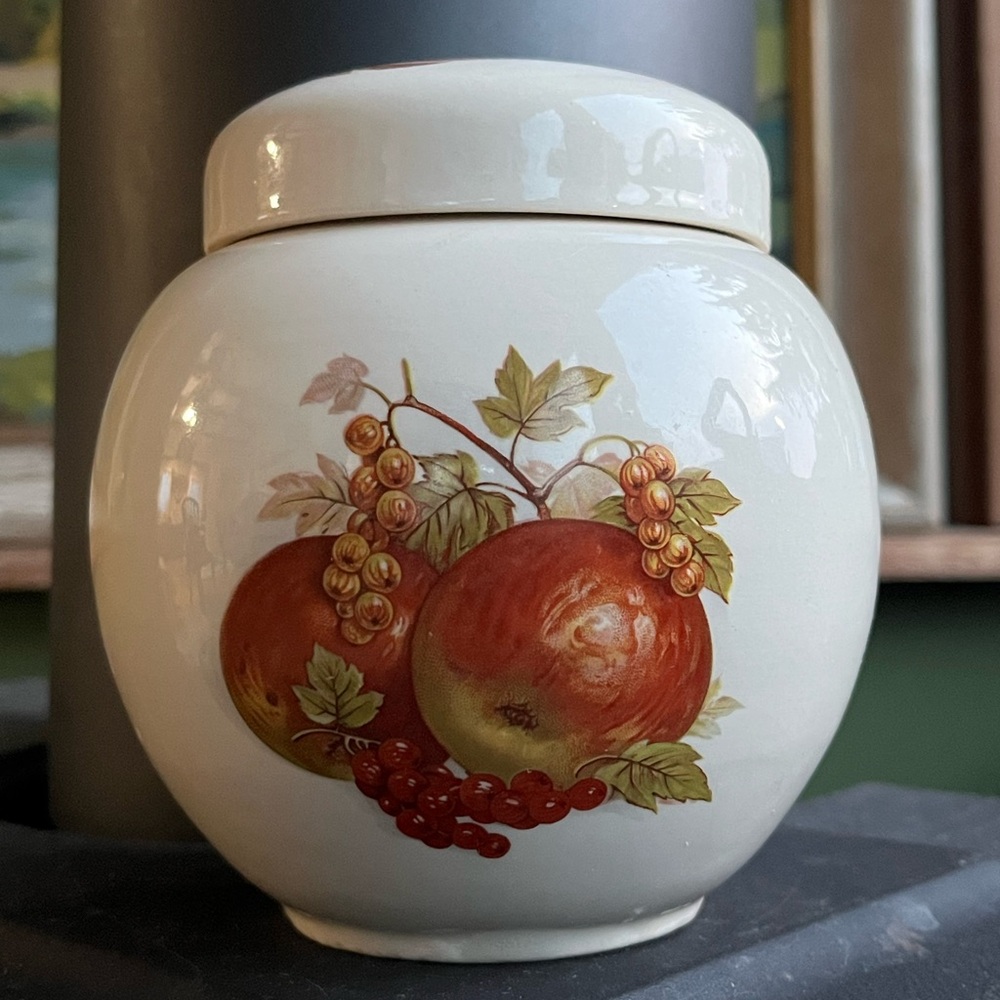 Sadler England Lidded Jar